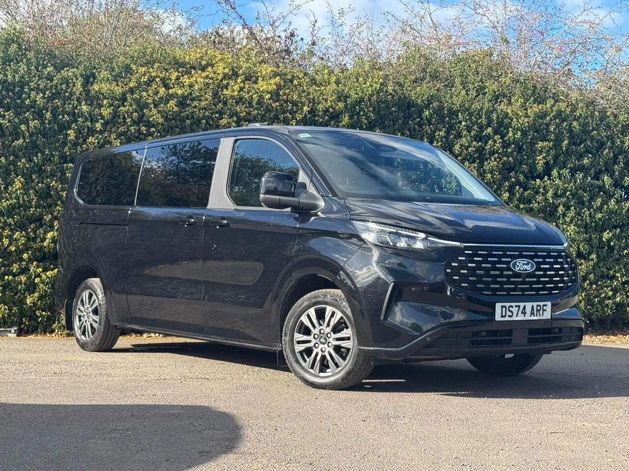 Ford Tourneo Custom 2024 photo 2