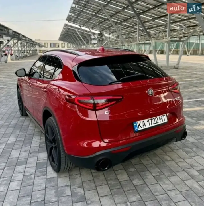 Alfa Romeo Stelvio 2017 photo 2
