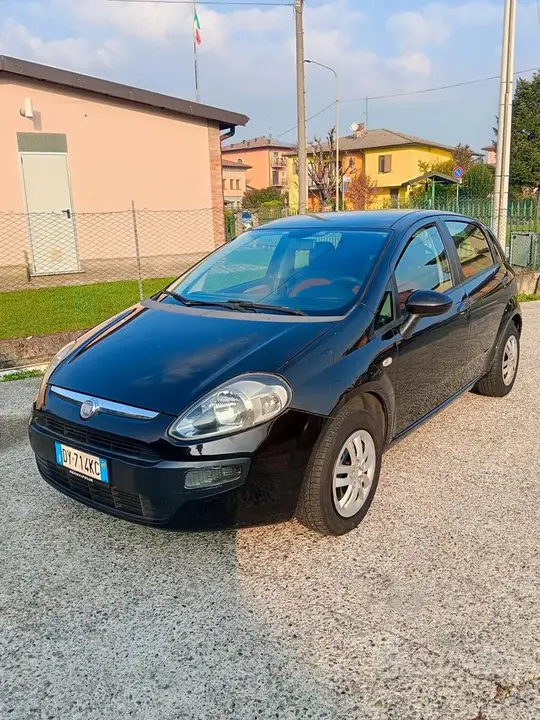 Fiat Punto Evo 2010 photo 2