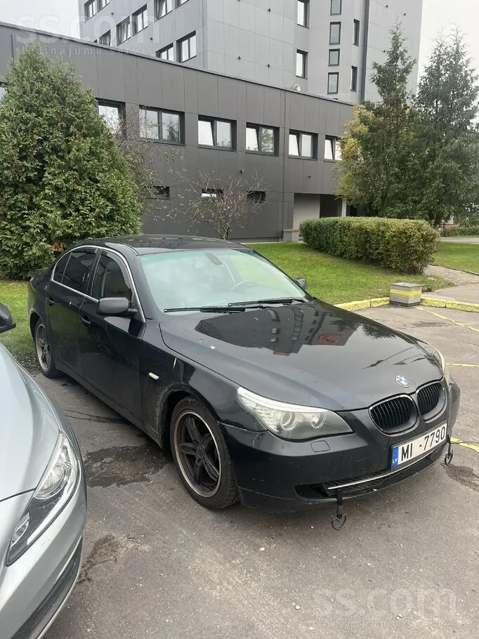 BMW E60 2008 photo 2