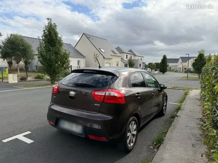 Kia Rio 2014 photo 2