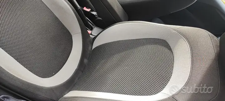 Fiat Punto 2012 photo 4