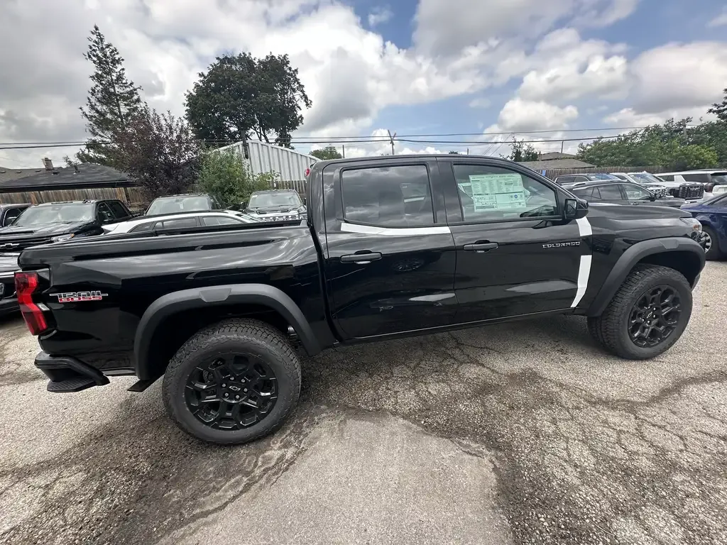 Chevrolet Colorado 2026 photo 3