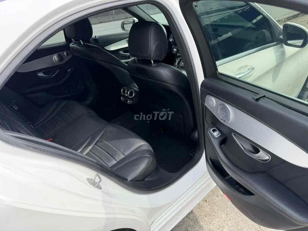 Mercedes-Benz C-Class 2017 photo 4