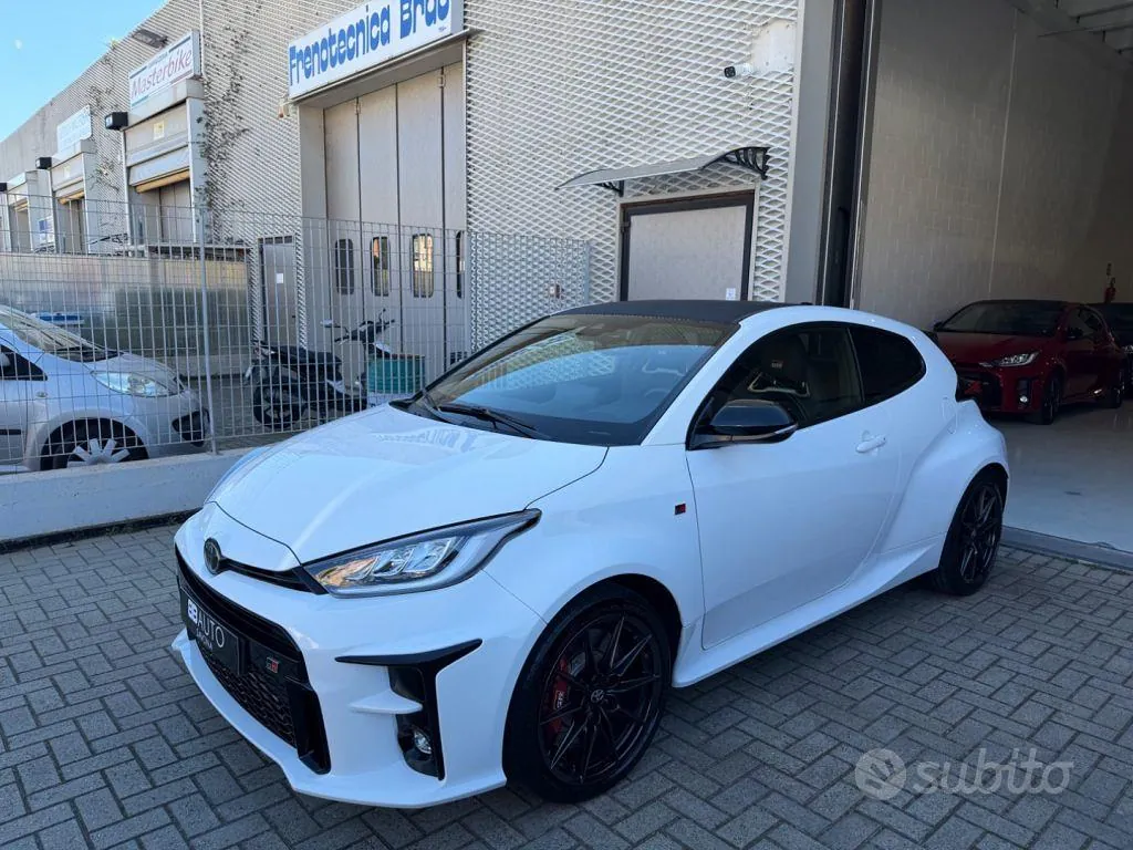Toyota Yaris 2024 photo 3