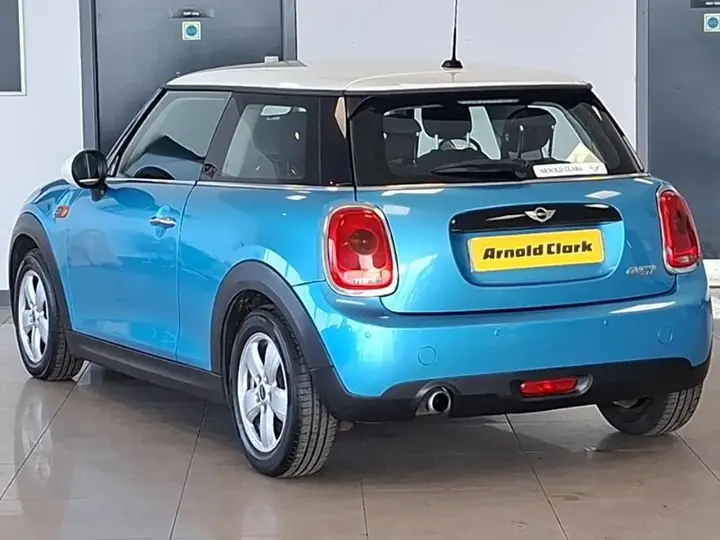 Mini Hatch 2017 photo 2