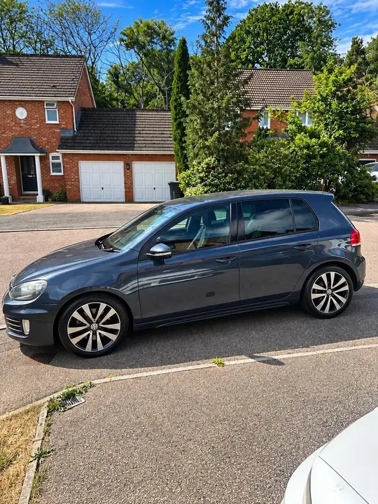 Volkswagen Golf 2010 photo 3