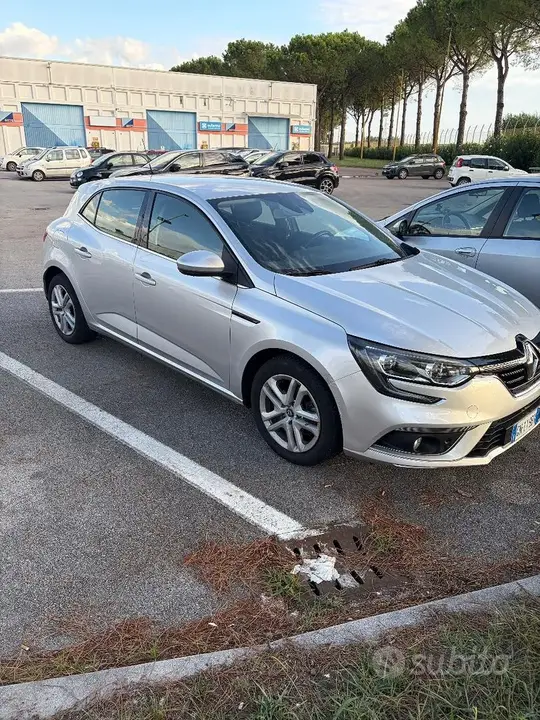 Renault Megane 2023 photo 2