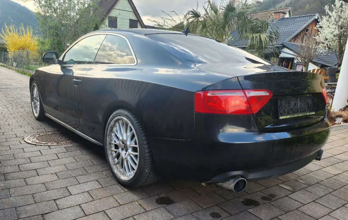 Audi A5 2009 photo 2