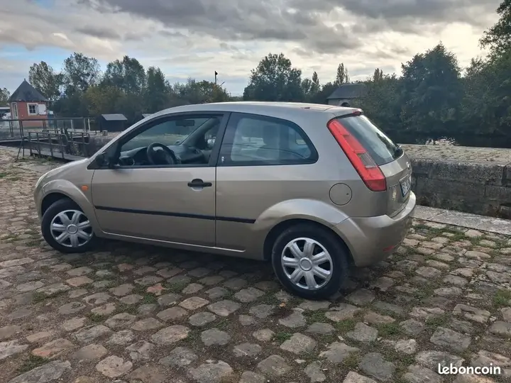 Ford Fiesta 2003 photo 4