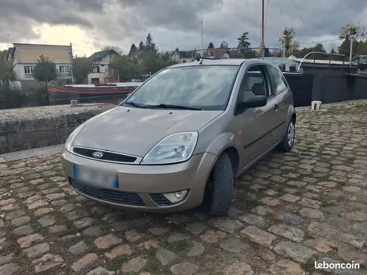 Ford Fiesta 2003 photo 2