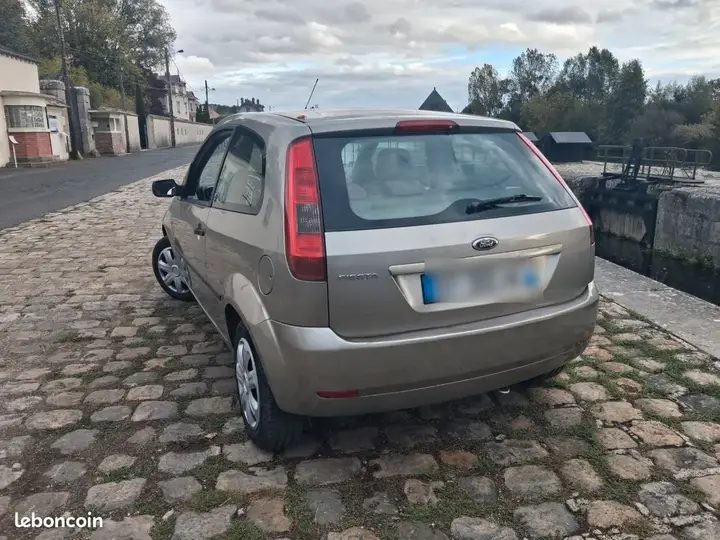 Ford Fiesta 2003 photo 5