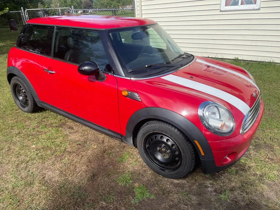 Mini Cooper 2010 photo 2