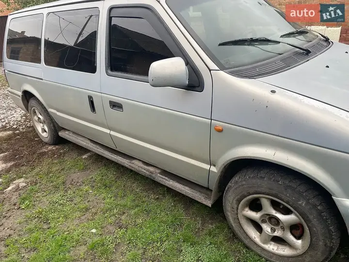 Chrysler Voyager 1995 photo 5