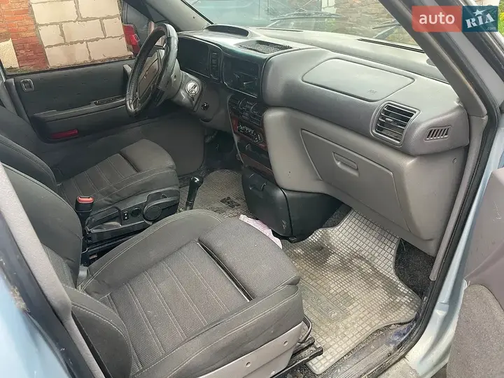 Chrysler Voyager 1995 photo 4