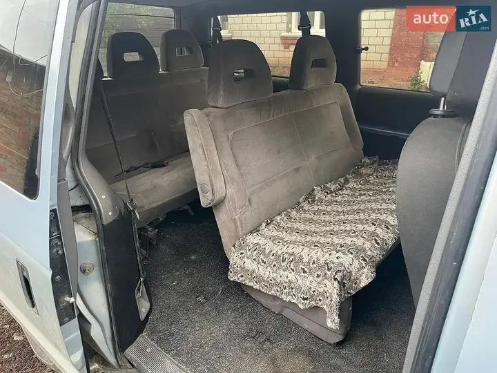 Chrysler Voyager 1995 photo 2