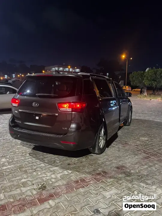 Kia Sedona 2016 photo 5