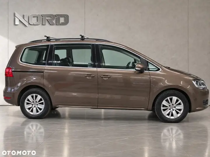 Volkswagen Sharan 2012 photo 2