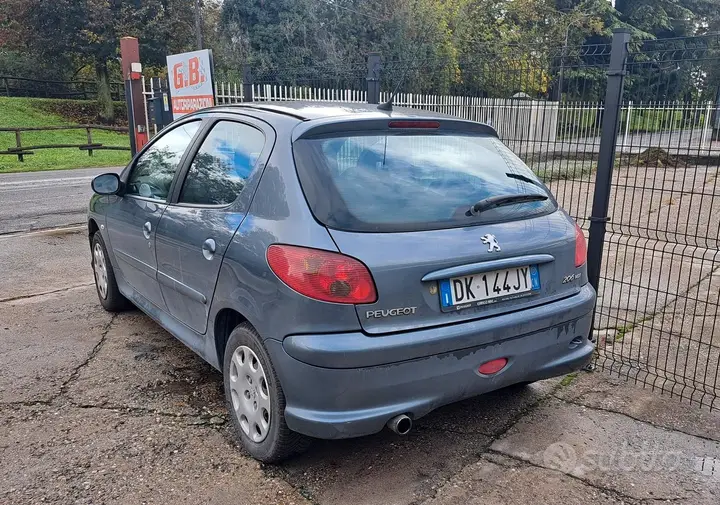 Peugeot 206 2007 photo 2