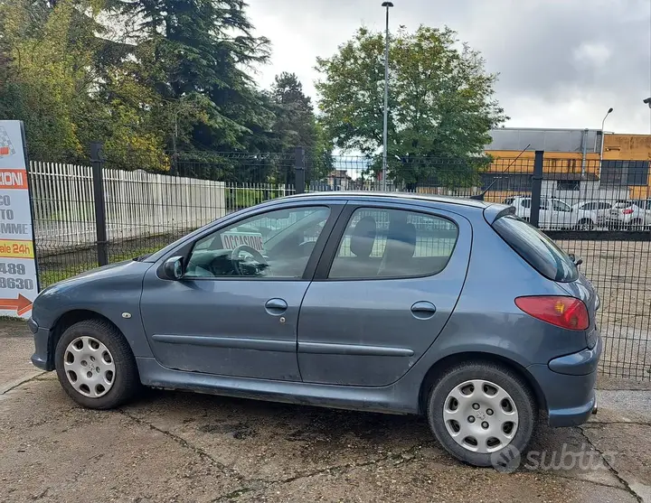 Peugeot 206