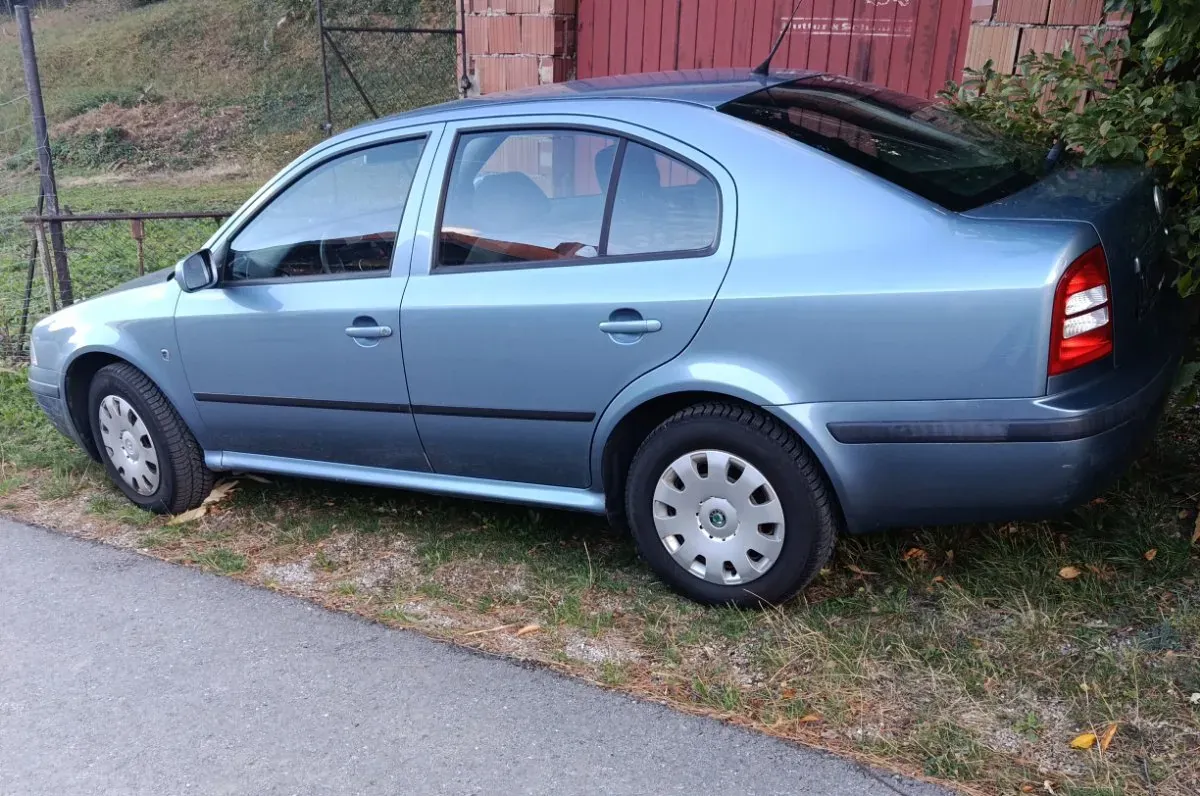 Skoda Octavia 2008 photo 2