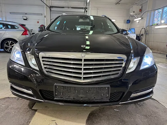 Mercedes-Benz E200 2012 photo 2