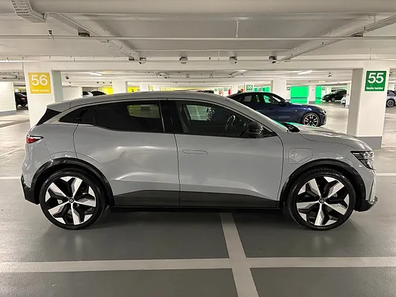 Renault Megane E-Tech 2022 photo 2