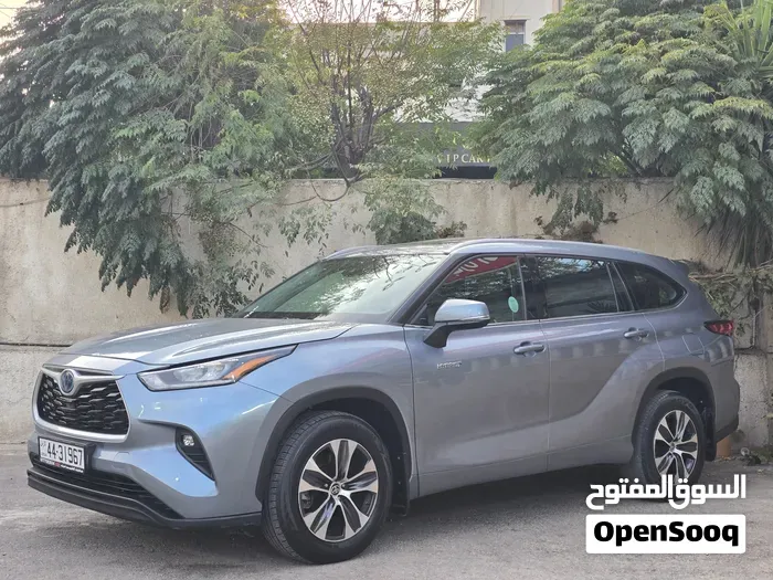 Toyota Highlander 2022 photo 2