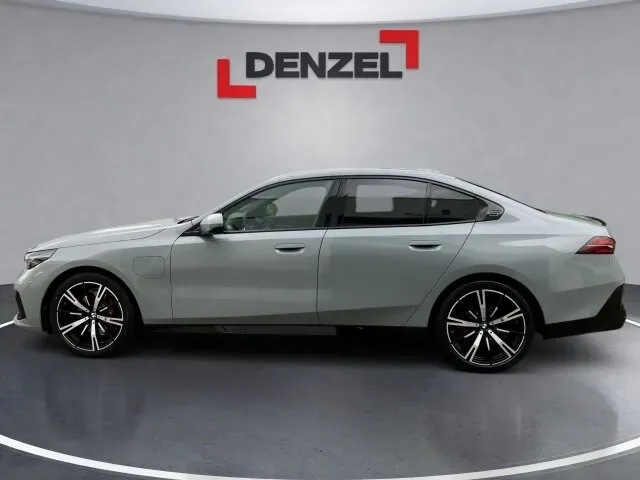 BMW 5 Series 2026 photo 2