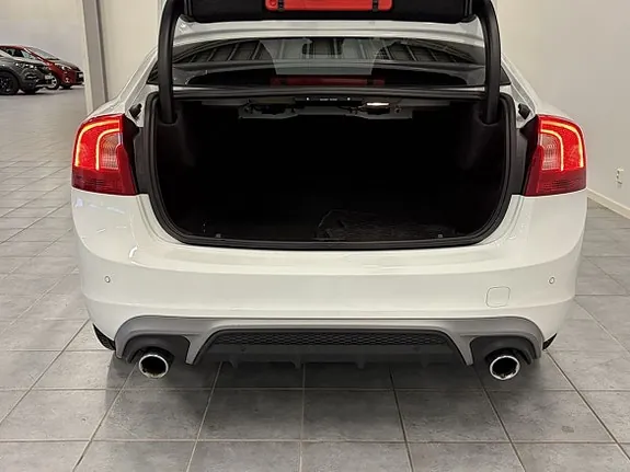 Volvo S60 2015 photo 5