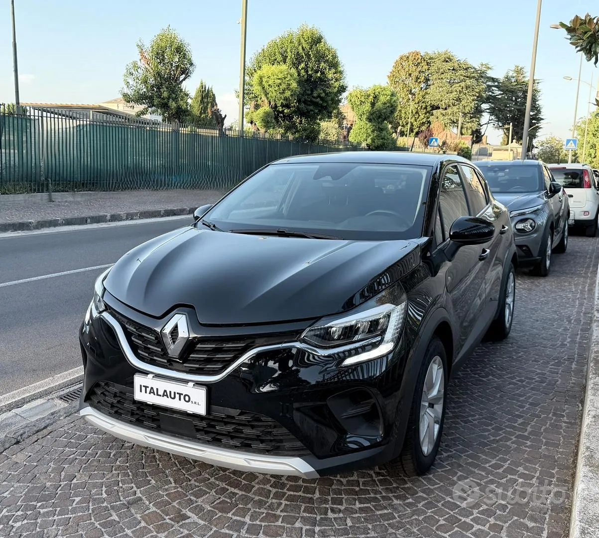 Renault Captur 2024 photo 2