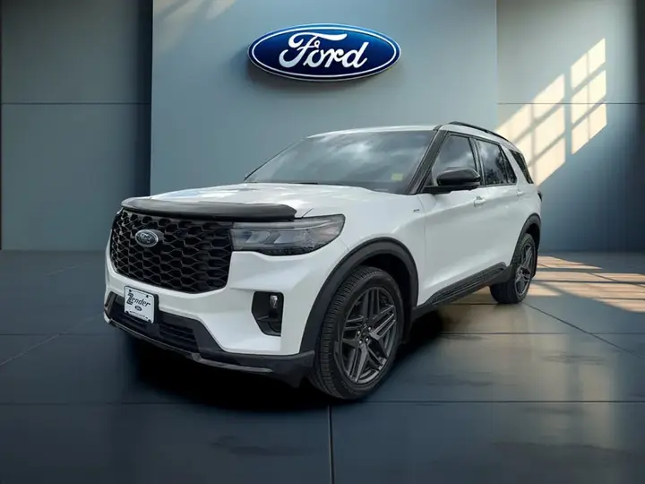 Ford Explorer 2025 photo 2