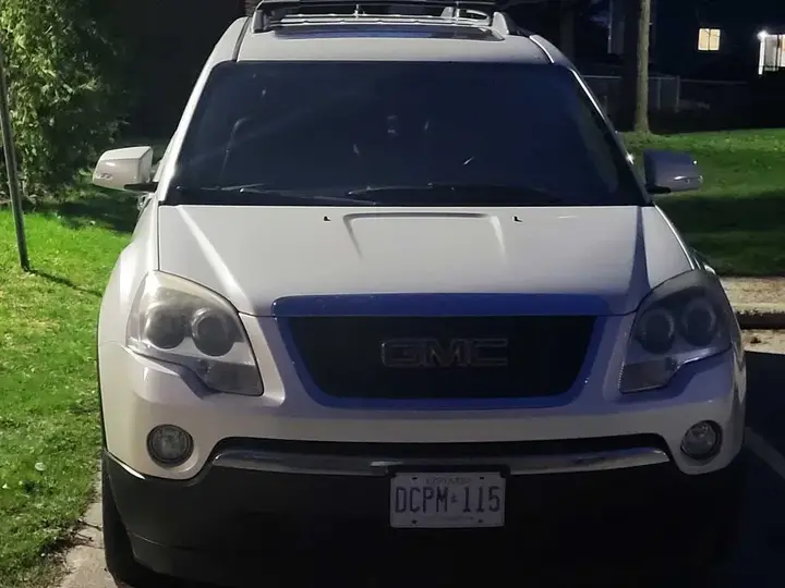 GMC Acadia 2012 photo 2