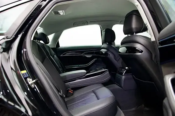 Audi A8 2018 photo 4