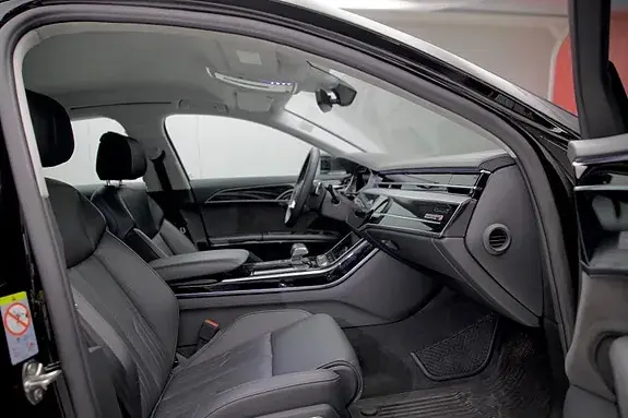Audi A8 2018 photo 2