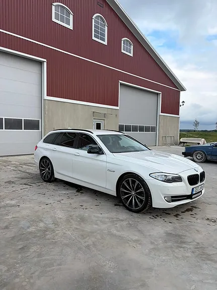 BMW 520D 2012 photo 2
