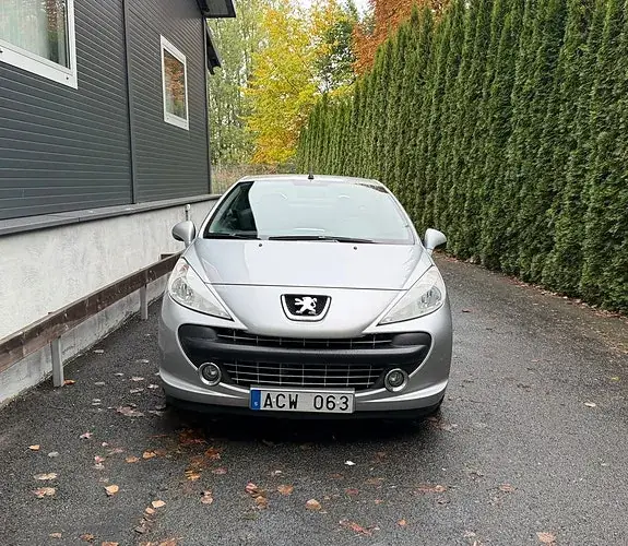 Peugeot 207 Cc 2008 photo 3