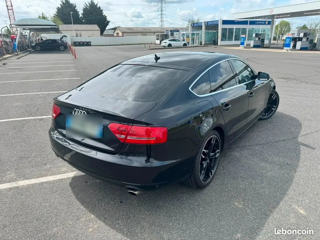 Audi A5 2012 photo 2