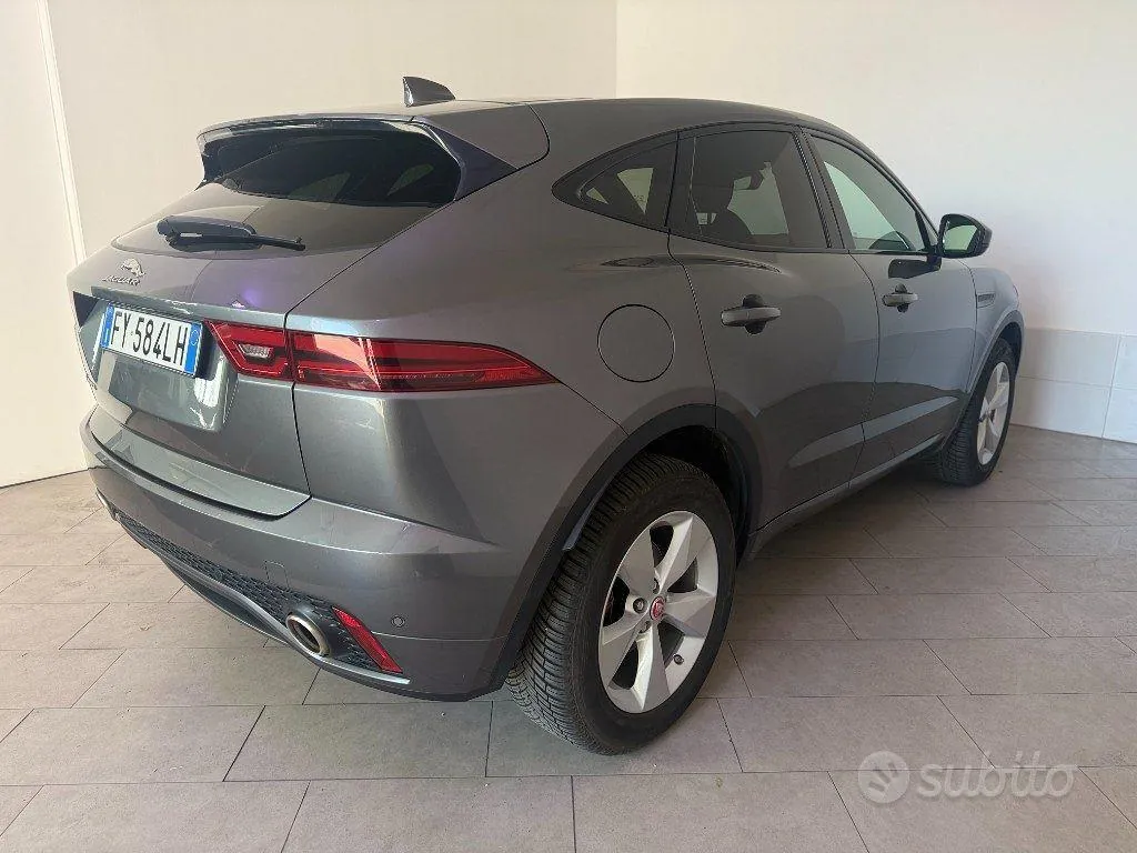 Jaguar E-Pace 2019 photo 4