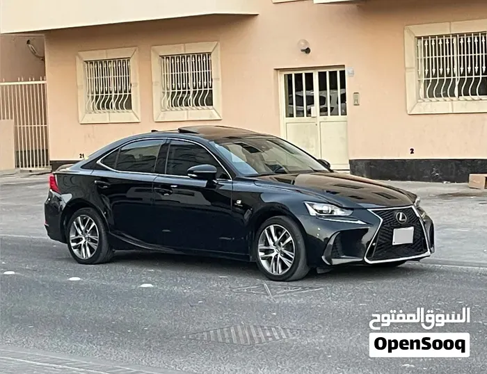 Lexus Is 2019 photo 2