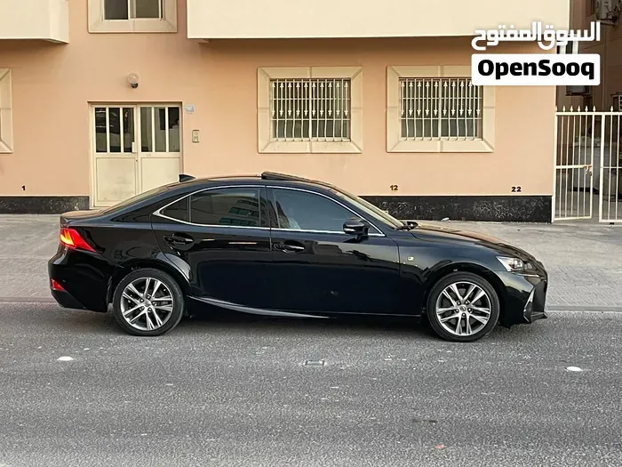 Lexus Is 2019 photo 3
