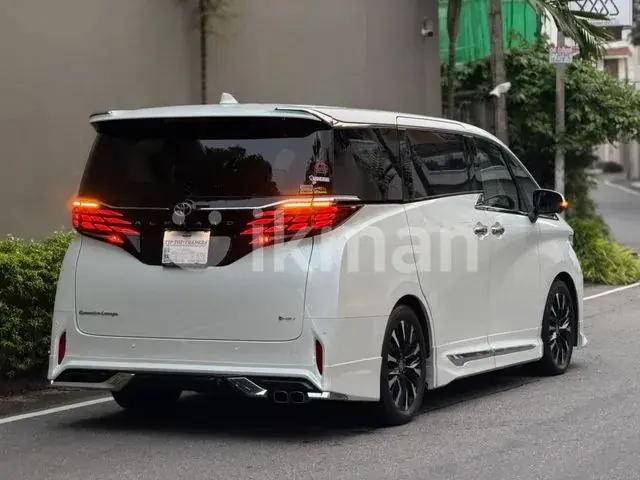 Toyota Alphard 2025 photo 4