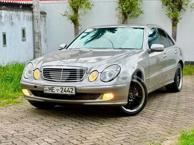 Mercedes-Benz E240 2002 photo 2