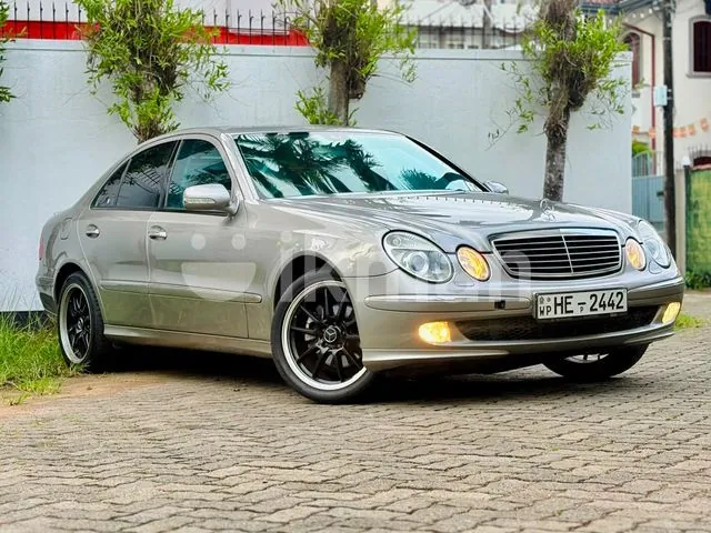 Mercedes-Benz E240