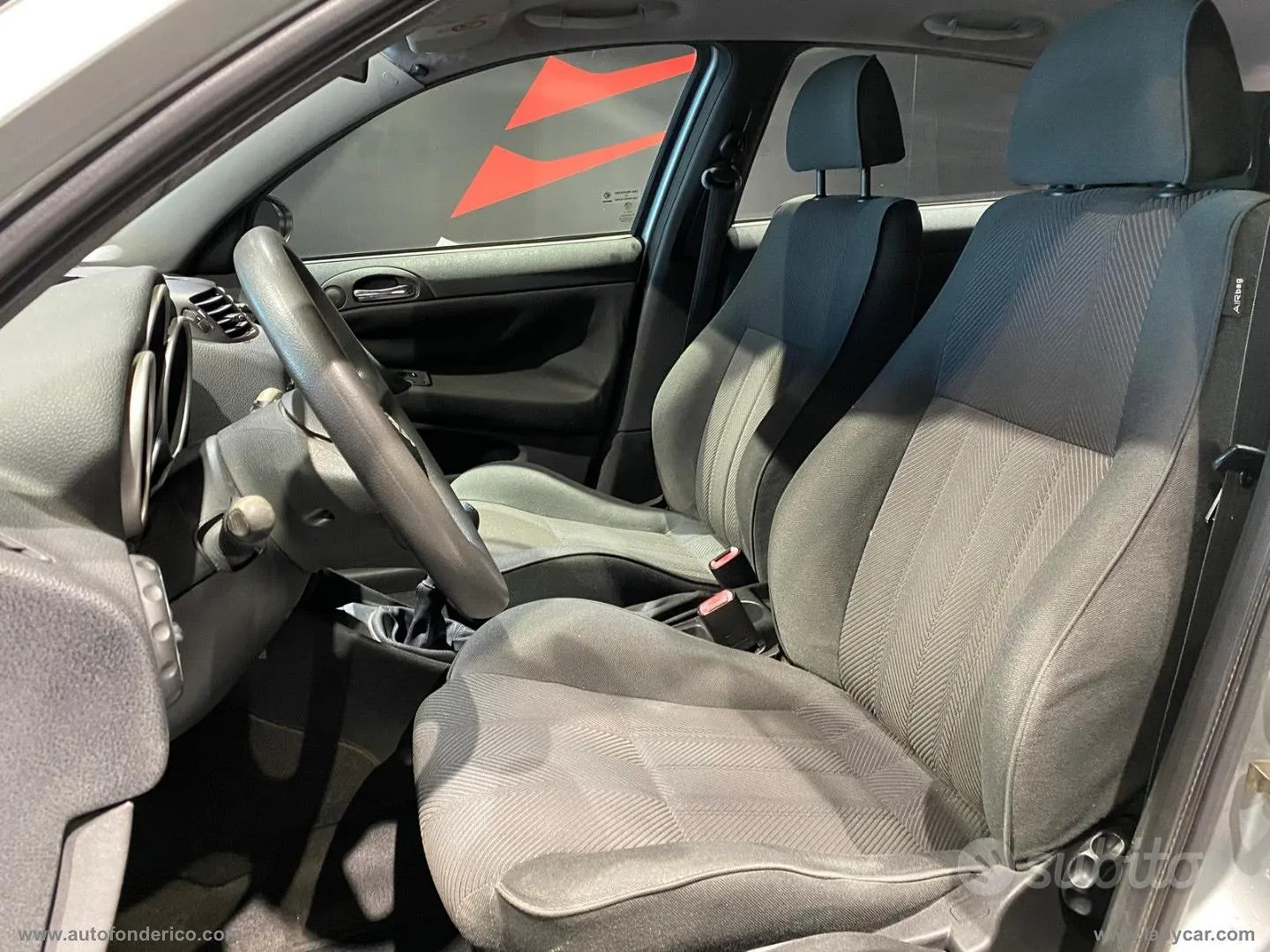 Alfa Romeo 147 2004 photo 4