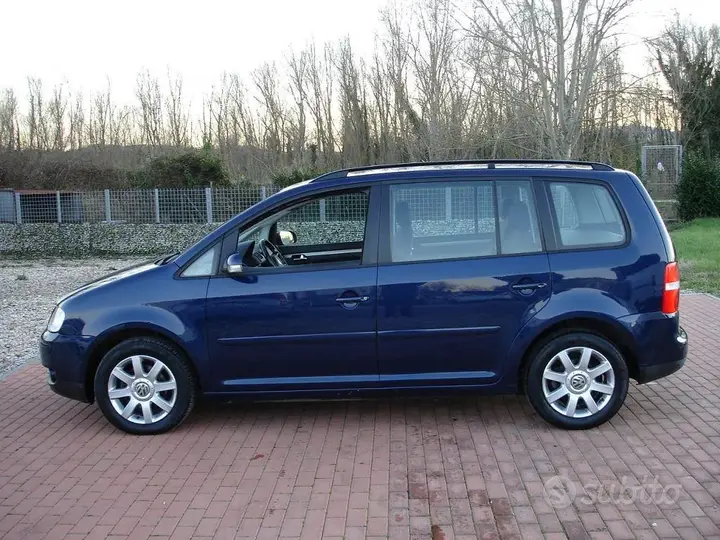 Volkswagen Touran 2005 photo 4