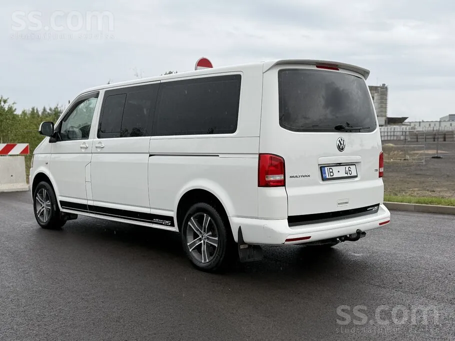 Volkswagen Multivan 2013 photo 2