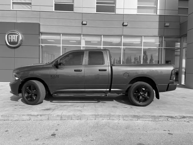 Ram 1500 Classic 2023 photo 2