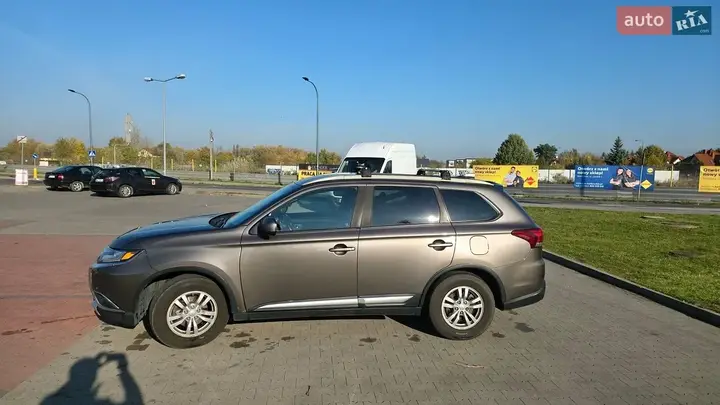 Mitsubishi Outlander 2018 photo 4