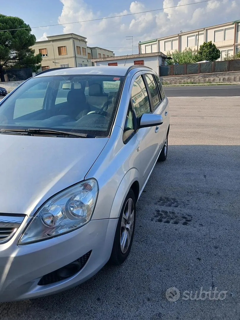 Opel Zafira 2009 photo 4